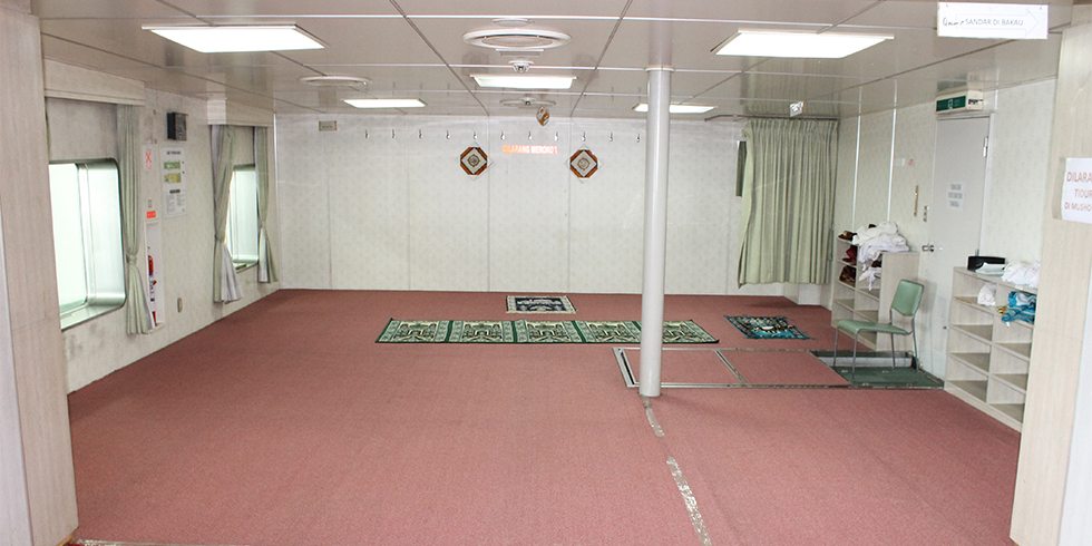 Mushola Kapal KMP Batu Mandi